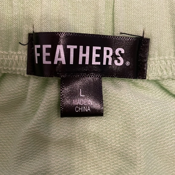 Feathers Off the Shoulder Crop Top Large NWT - Picture 5 of 9